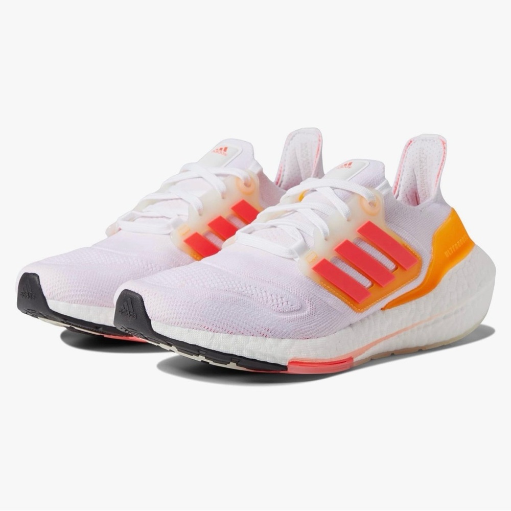 NWOT Adidas Ultraboost 22 Running Shoes